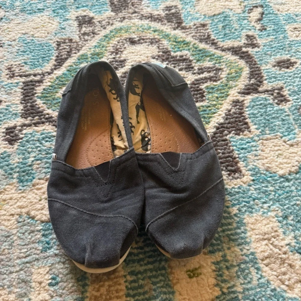 Classic Black Tom’s Canvas Slip-On Shoes